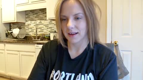 Snapshot of tinywithtiddies chatting on December 2025 01:51:02 PM tinywithtiddies online show from December 2025 01:51:02 PM