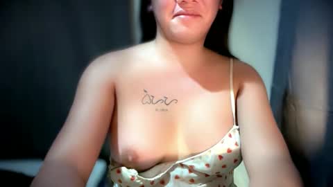 Snapshot of tipmebabex chatting on May 2026 11:44:02 PM tipmebabex online show from May 2026 11:44:02 PM