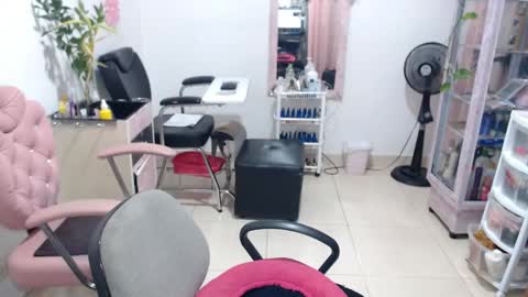 Snapshot of titsbiglovers chatting on April 2026 07:07:02 PM DIVA online show from April 2026 07:07:02 PM