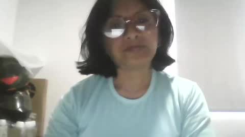 Ester online show from May 2026 08:49:02 PM