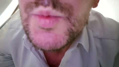 Snapshot of toadinhole chatting on January 2025 03:54:01 PM Toady online show from January 2025 03:54:01 PM