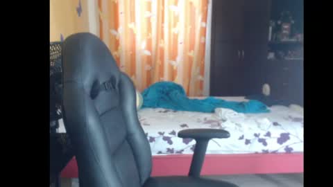 Andres Independent Model online show from April 2026 06:14:02 PM