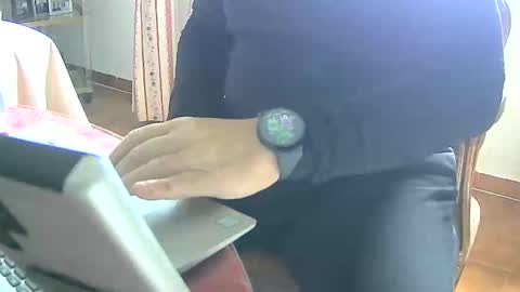 Snapshot of tobikoyuzu chatting on January 2025 12:31:02 PM Tobiko online show from January 2025 12:31:02 PM