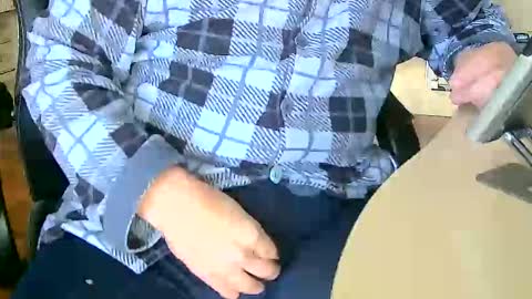 Snapshot of tobikoyuzu chatting on February 2025 04:00:02 PM Tobiko online show from February 2025 04:00:02 PM