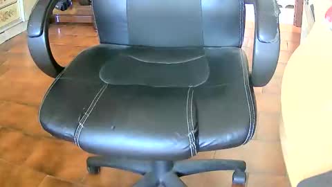 Snapshot of tobikoyuzu chatting on February 2025 02:10:01 PM Tobiko online show from February 2025 02:10:01 PM