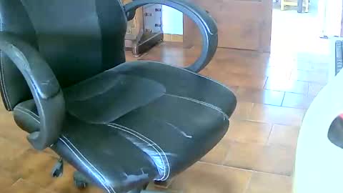 Snapshot of tobikoyuzu chatting on February 2025 03:43:01 PM Tobiko online show from February 2025 03:43:01 PM