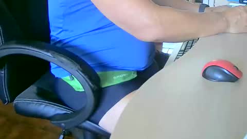 Snapshot of tobikoyuzu chatting on September 2025 11:37:02 AM Tobiko online show from September 2025 11:37:02 AM