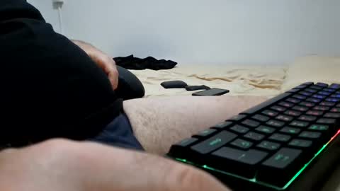 Snapshot of toloneo1 chatting on June 2026 10:18:02 PM toloneo1 online show from June 2026 10:18:02 PM