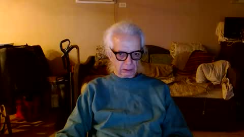 tom112292014 online show from December 2025 07:54:01 PM