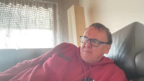 Snapshot of tom6644 chatting on January 2025 12:04:02 PM Tom online show from January 2025 12:04:02 PM