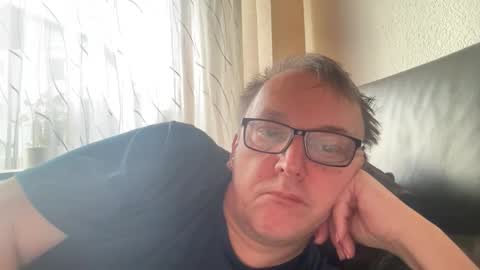 Snapshot of tom6644 chatting on February 2025 08:29:01 AM Tom online show from February 2025 08:29:01 AM