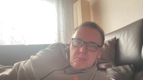 Snapshot of tom6644 chatting on February 2025 12:06:02 PM Tom online show from February 2025 12:06:02 PM