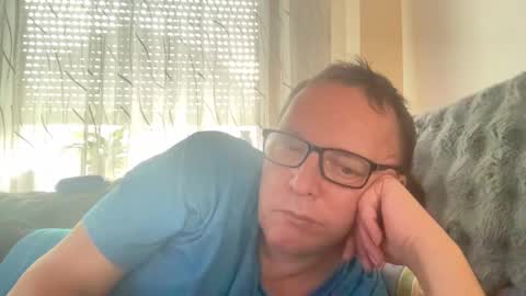 Snapshot of tom6644 chatting on October 2025 02:07:01 PM Tom online show from October 2025 02:07:01 PM