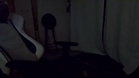 Snapshot of tom6801 chatting on November 2025 10:06:02 AM Tom online show from November 2025 10:06:02 AM