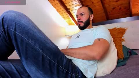   online show from November 2025 01:21:02 PM