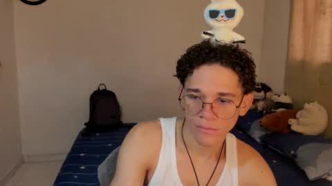 Snapshot of tom_blue10 chatting on October 2025 01:51:02 PM Tom Blue online show from October 2025 01:51:02 PM