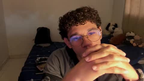 Snapshot of tom_blue10 chatting on October 2025 04:33:01 PM Tom Blue online show from October 2025 04:33:01 PM