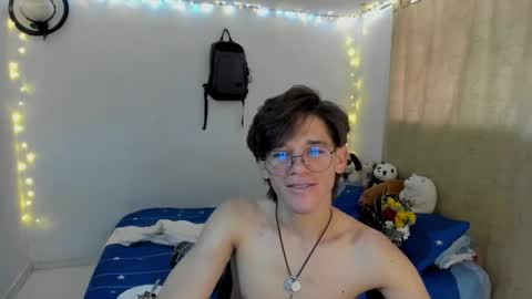 Snapshot of tom_blue10 chatting on October 2025 03:13:01 PM Tom Blue online show from October 2025 03:13:01 PM