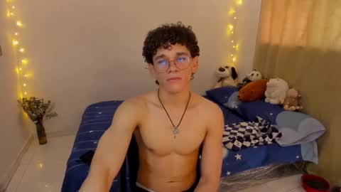 Snapshot of tom_blue10 chatting on November 2025 03:23:02 PM Tom Blue online show from November 2025 03:23:02 PM