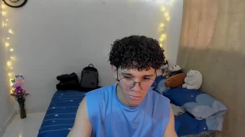 Snapshot of tom_blue10 chatting on November 2025 02:17:01 PM Tom Blue online show from November 2025 02:17:01 PM