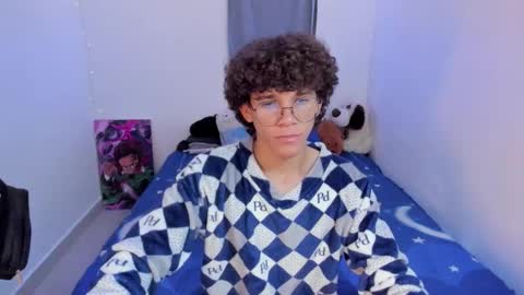 Tom Blue online show from March 2026 01:33:01 AM