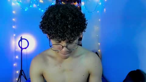 Tom Blue online show from April 2026 02:25:02 PM