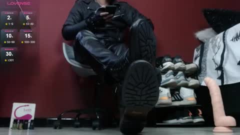 Tom online show from December 2024 12:00:01 PM