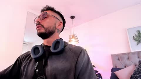 Snapshot of tom_cooper_1 chatting on November 2025 12:05:02 PM Master of pleasure online show from November 2025 12:05:02 PM