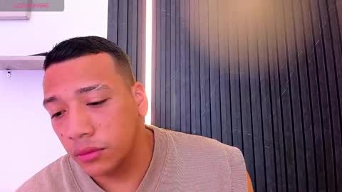 Snapshot of tom_muscle1 chatting on October 2025 12:01:02 PM Tom muscle1 online show from October 2025 12:01:02 PM