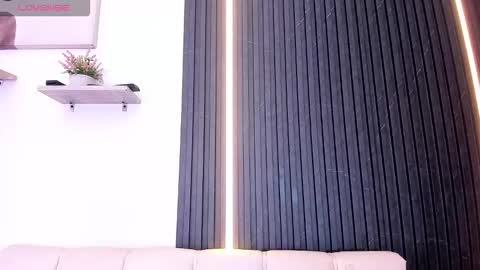 Snapshot of tom_muscle1 chatting on November 2025 12:04:01 PM Tom muscle1 online show from November 2025 12:04:01 PM