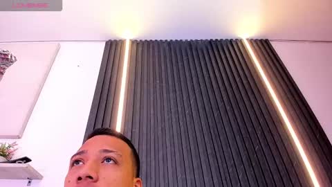 Snapshot of tom_muscle1 chatting on November 2025 12:04:01 PM Tom muscle1 online show from November 2025 12:04:01 PM