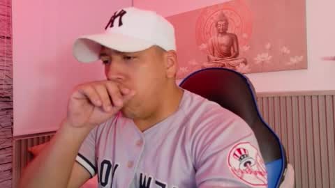 Snapshot of tom_muscle1 chatting on November 2025 11:53:01 AM Tom muscle1 online show from November 2025 11:53:01 AM