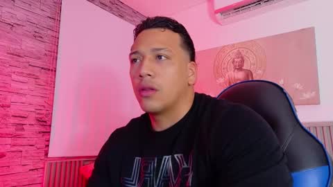 Tom muscle1 online show from February 2026 12:02:02 PM