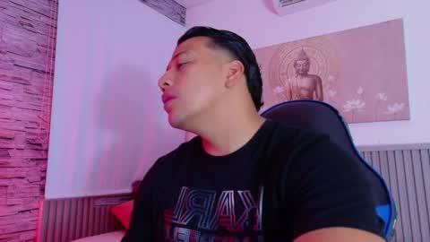 Tom muscle1 online show from April 2026 12:13:01 PM