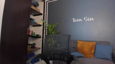 Tom Sin online show from January 2025 10:33:02 PM