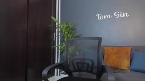 Tom Sin online show from January 2025 06:12:02 PM