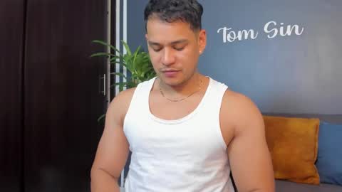 Tom Sin online show from February 2025 10:06:02 PM