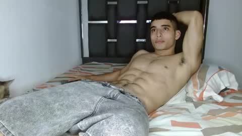 tomaz_18 online show from February 2026 01:31:02 AM