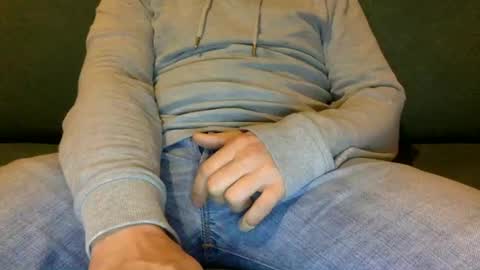 Snapshot of tombi125 chatting on January 2025 04:48:02 PM tombi125 online show from January 2025 04:48:02 PM