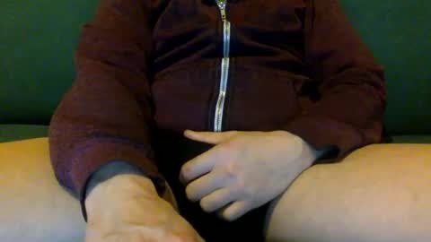 Snapshot of tombi125 chatting on February 2025 05:50:02 PM tombi125 online show from February 2025 05:50:02 PM