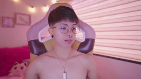 Snapshot of tomboy_tommy chatting on August 2026 01:24:02 PM Tommy online show from August 2026 01:24:02 PM