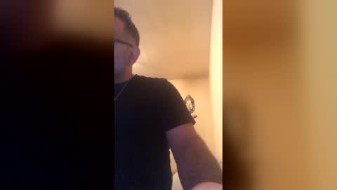 Snapshot of tomcop11111 chatting on May 2026 01:58:01 AM tomcop11111 online show from May 2026 01:58:01 AM