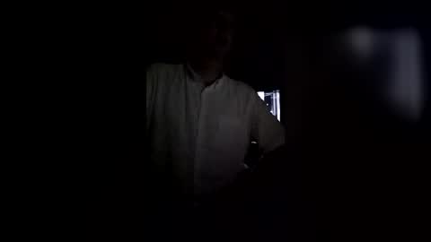 Snapshot of tomhubz chatting on June 2026 01:00:02 AM tomhubz online show from June 2026 01:00:02 AM