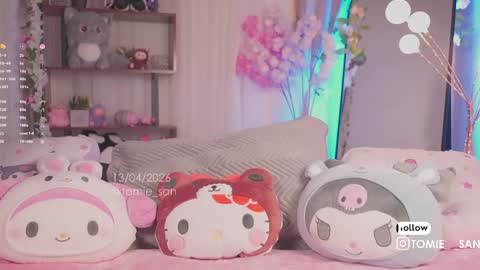 Snapshot of tomie_san chatting on April 2026 11:05:01 AM Tomie online show from April 2026 11:05:01 AM
