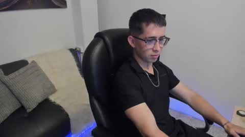 Snapshot of tommas_johnson chatting on February 2026 03:59:01 AM Tomas online show from February 2026 03:59:01 AM