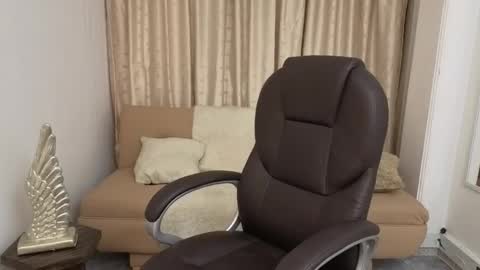 Tomas online show from March 2026 04:18:01 AM