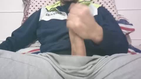 Snapshot of tommaso9046 chatting on December 2024 05:24:01 PM tommaso9046 online show from December 2024 05:24:01 PM