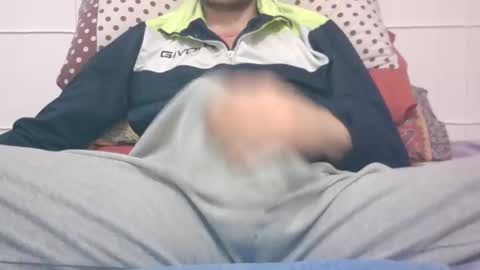 Snapshot of tommaso9046 chatting on January 2025 05:04:01 PM tommaso9046 online show from January 2025 05:04:01 PM