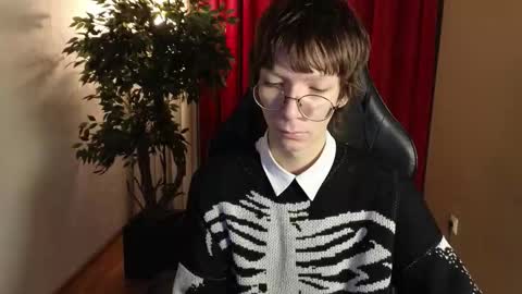 Tommie online show from November 2025 05:24:01 AM