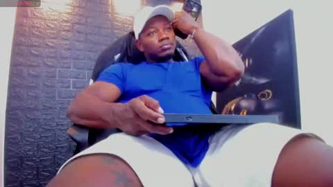 Tom Mike online show from July 2026 07:49:02 PM
